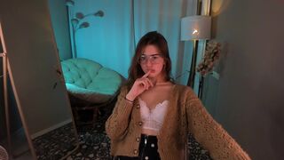 zlata_luna Extravagant whore flows like a bitch