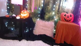 zzvioletzz Beautiful female in stockings with a toy spends time unforgettably