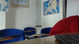 zoecook Sexy chick demonstrates nude body