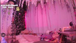 mollyflwers Hot prostitute shows big tits