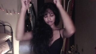 mariyya Babe in stockings fucks ass