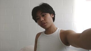 fruitythot Naughty brunette seduces with big booty