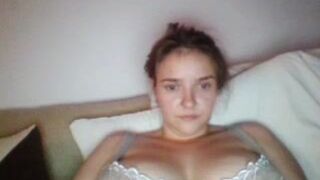 diamondtits Attractive chick diligently licks dildo