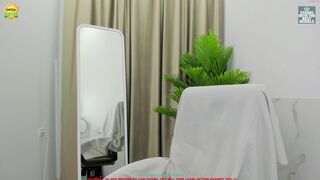 jesse_coy_ Gorgeous ladies chatting in free chat