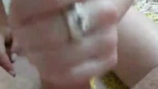 Sisi999999 Pretty lady puts on juicy vagina