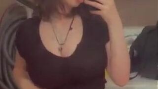 Uwucaptain666  slender model pulls pussy