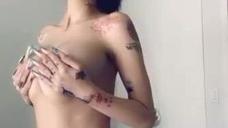 Bhad Bhabie onlyfans Gorgeous model strips and pulls pussy