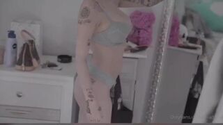 Bhad Bhabie onlyfans Gorgeous babe strips on webcam