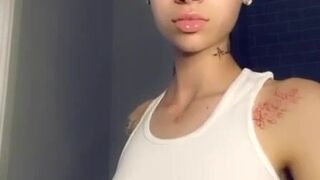 Bhad Bhabie onlyfans Ardent bitch poses in fries
