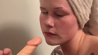 lilixdeanee onlyfans jerking on the bed