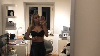 violabo23 onlyfans Busty blonde gently masturbates cunt