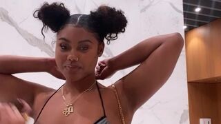 alieyarose onlyfans Busty slut caresses shaved pussy