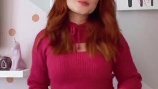 Larissa Manoela onlyfans Beauty in stockings gently pulls pussy