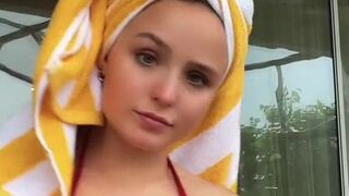 Larissa Manoela onlyfans Busty chick gets naked