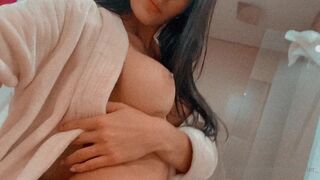 Hanna Miller onlyfans Slut shows vagina close up