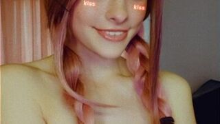Anna, semulv, semulv Naughty Curva Posing Sexually