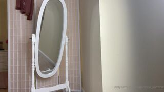 Valentina Victoria onlyfans Mature babe fucks both holes