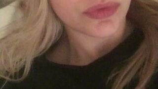 KittyCashew onlyfans Crazy passion lubricates the body with oil