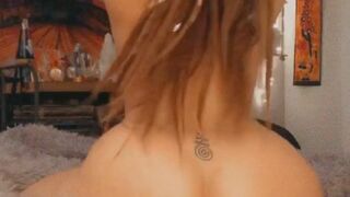 Indica Flower onlyfans Asshole harlot jerks off her pussy with a phallus