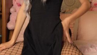 fulltimecrybaby onlyfans Naughty queen masturbates pussy with phallus