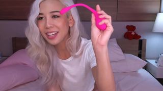 idaaaaaa fascinating skin strips and pulls pussy