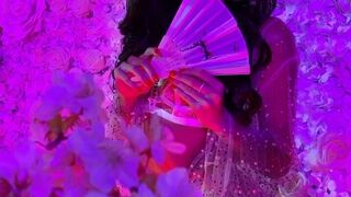 VinaSkyy onlyfans Sexy chick gets cum on face