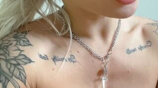 Juju Brais, Julia Abrams,  bitch cums