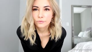 Alinity, Natalia Mogollon. Twitch personality onlyfans took off her white panties