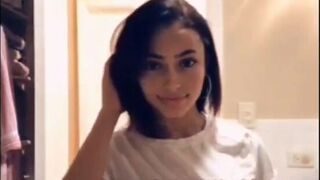 Ash Kaashh onlyfans Busty shlendra fucks the lips sex