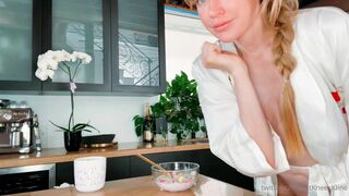 Alexis Kline, thot Sexy wench sucks dick