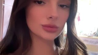 Alexis Griswold, Lexi Griswold, alexisgriswold, lexigriswold onlyfans green haired sweater cuddles