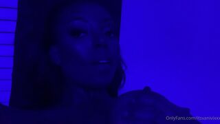 itsvanivixxx onlyfans fucks her holes