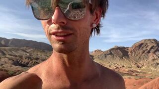 SparksGoWild onlyfans Hottie Masturbates Cunt