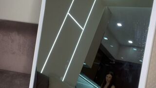 Coco Mia aka coco miaa Lustful kraling takes a bath