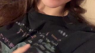 Grace, emoskittle, givingyougrace Busty lady masturbates shaved pussy