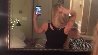 Nicole Aniston Juicy chick rides fucking