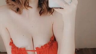 Mako, makoshakepremium, makoshake Gorgeous babe strips on webcam