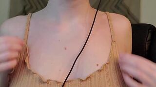 Mako, makoshakepremium, makoshake Luxurious slut masturbates shaved cunt