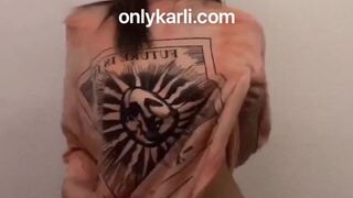 Karli Mergenthaler, karlimergenthaler Pretty woman undressed in front of the camera and masturbates in the chair