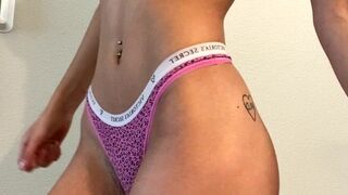 Amira Brie, Princess Amira B, brieamira Lustful Mommy Shows Charms