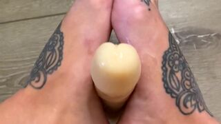 Amira Brie, Princess Amira B, brieamira fucks herself in front of the webcam