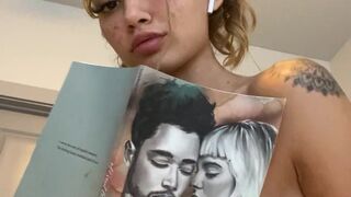 Amira Brie, Princess Amira B, brieamira Stocking beauty seduces with juicy ass