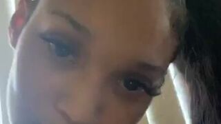 Edwina Isaacs (edwinacarlaisaac) onlyfans Dark haired babe digging with sex machine