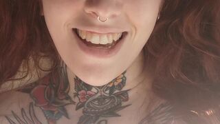 Dark Onyxx (darkonyxxx) onlyfans Charming babe undresses and jerks off