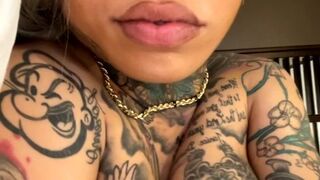 kaay6razy onlyfans Blissful doll chatting in fries