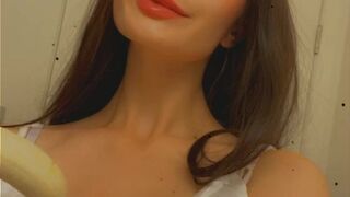 amiiinuu onlyfans Big tit babe bares sexy body