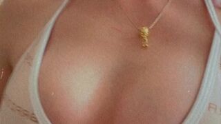 Lacy Lennon onlyfans Juicy babe striptease dances