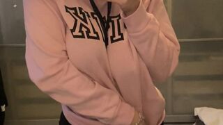 Bunnyrosex onlyfans Hot babe fucks herself with glass dildo