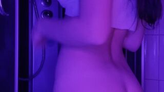 Anna aka arilaviee onlyfans Gorgeous confused caresses pussy