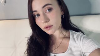 Anna aka arilaviee onlyfans Charming girl strips in front of the camera